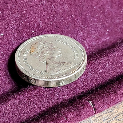 1983 Queen Elizabeth II 1 Lb Coin Rare Proof Upside Down Riding On Edge