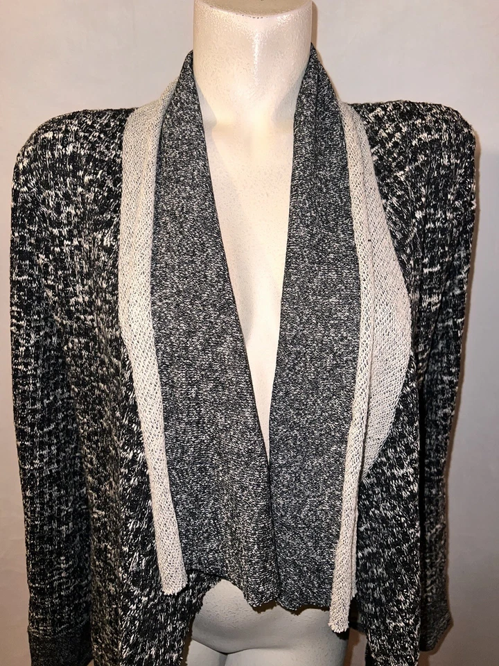 Nuevo Suéter HAZEL Para Mujer Talla L Negro Crema Cascada Abierto Acanalado Tejido Cárdigan Foto 2 de 4