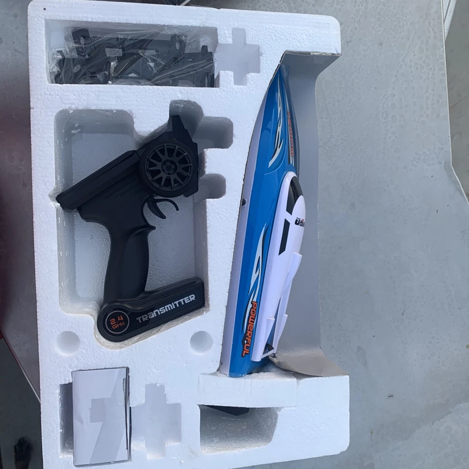 UDI UDIRC UD12002 .4Ghz POWER TEMPO High Speed R/C BOAT 14" READY TO GO - Image 4 of 4