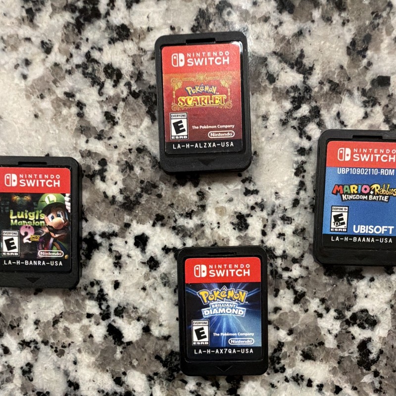 Switch Game Lot: Pokemon Scarlet, Diamond, Luigi 2 (only have the Mario case)