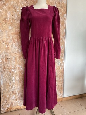 Laura Ashley Langes Kleid aus Himbeer Samt 36 Vintage 