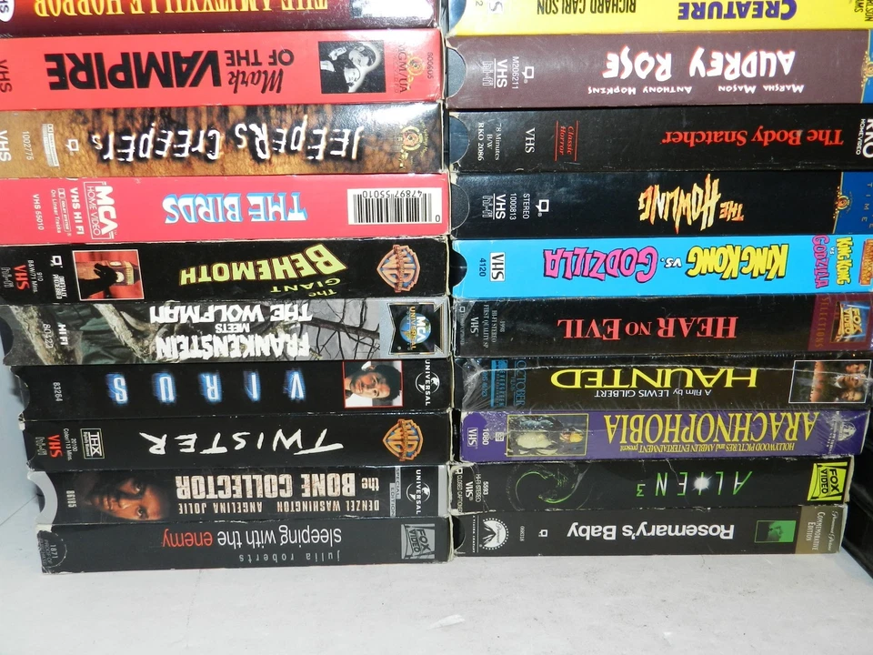 Huge lot of 50 VHS Movies Films HORROR Lots w/ Sleeves - Image 4 of 4