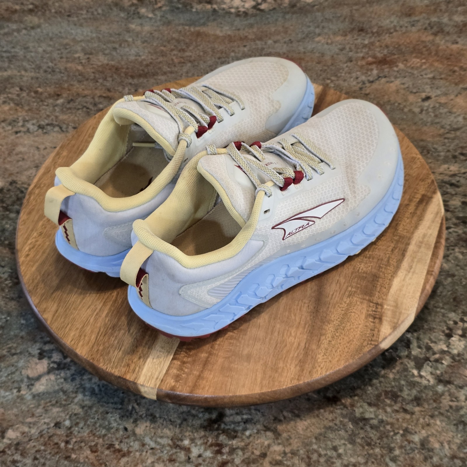 Altra Womens Outroad 2 - Womens Sz 7.5 - Athletic Trail Running Hiking Shoes