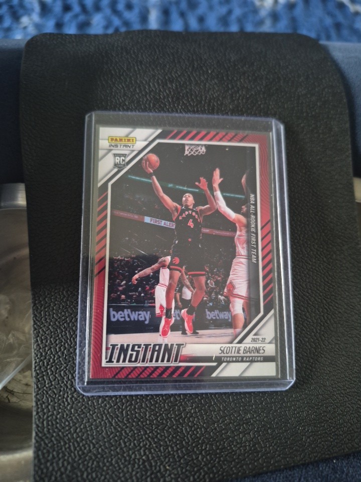 Panini Instant 2021-22 Scottie Barnes Rookie #261 Serial /99 Toronto Raptors