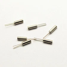 100pcs 32.768KHz 32768HZ Crystal Oscillator 2 x 6 mm TOP NEW 