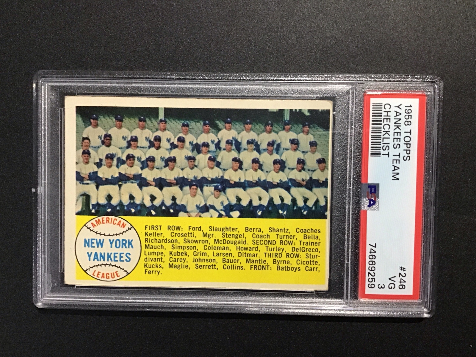 MICKEY MANTLE-YOGY BERRA 1958 Topps New York Yankees Team Photo Card #246 PSA 3