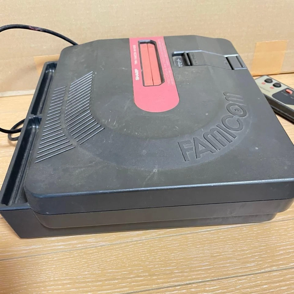 Consola Sharp Twin Famicom Negra AN-500B Operación Confirmada Foto 4 de 4