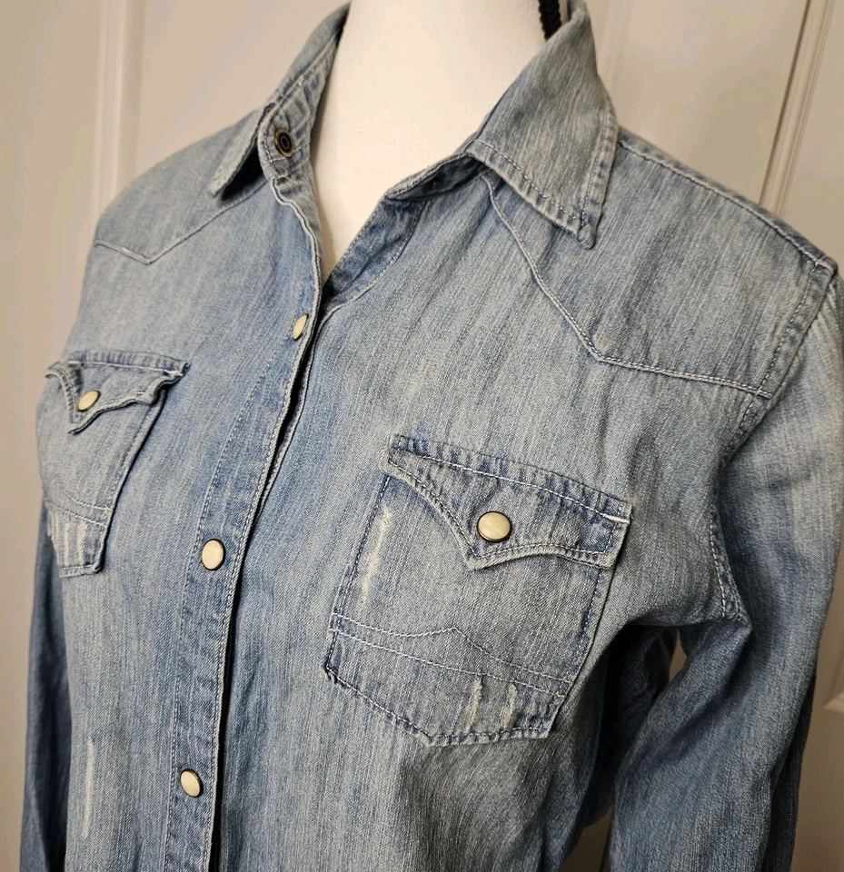 Rock & Roll Cowgirl Denim Snap Front Shirt Embroidered Headdress Back Size Small - Image 2 of 4