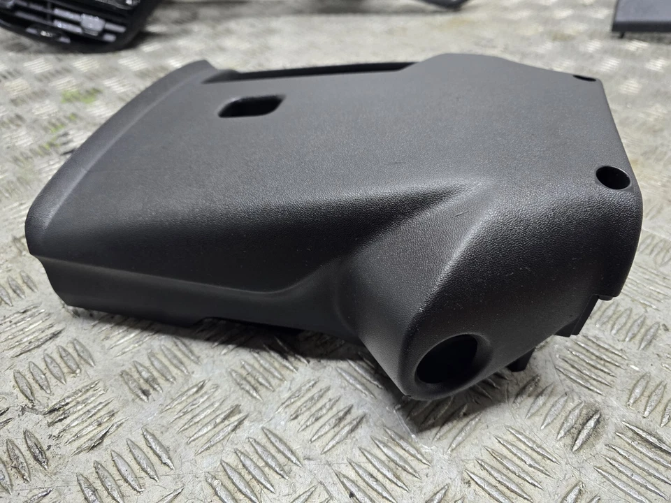 Peugeot 208 Mk1 Allure 5dr Hatch 2015-2018 Steering Cowling (lower) 9673915477 - Image 3 of 4