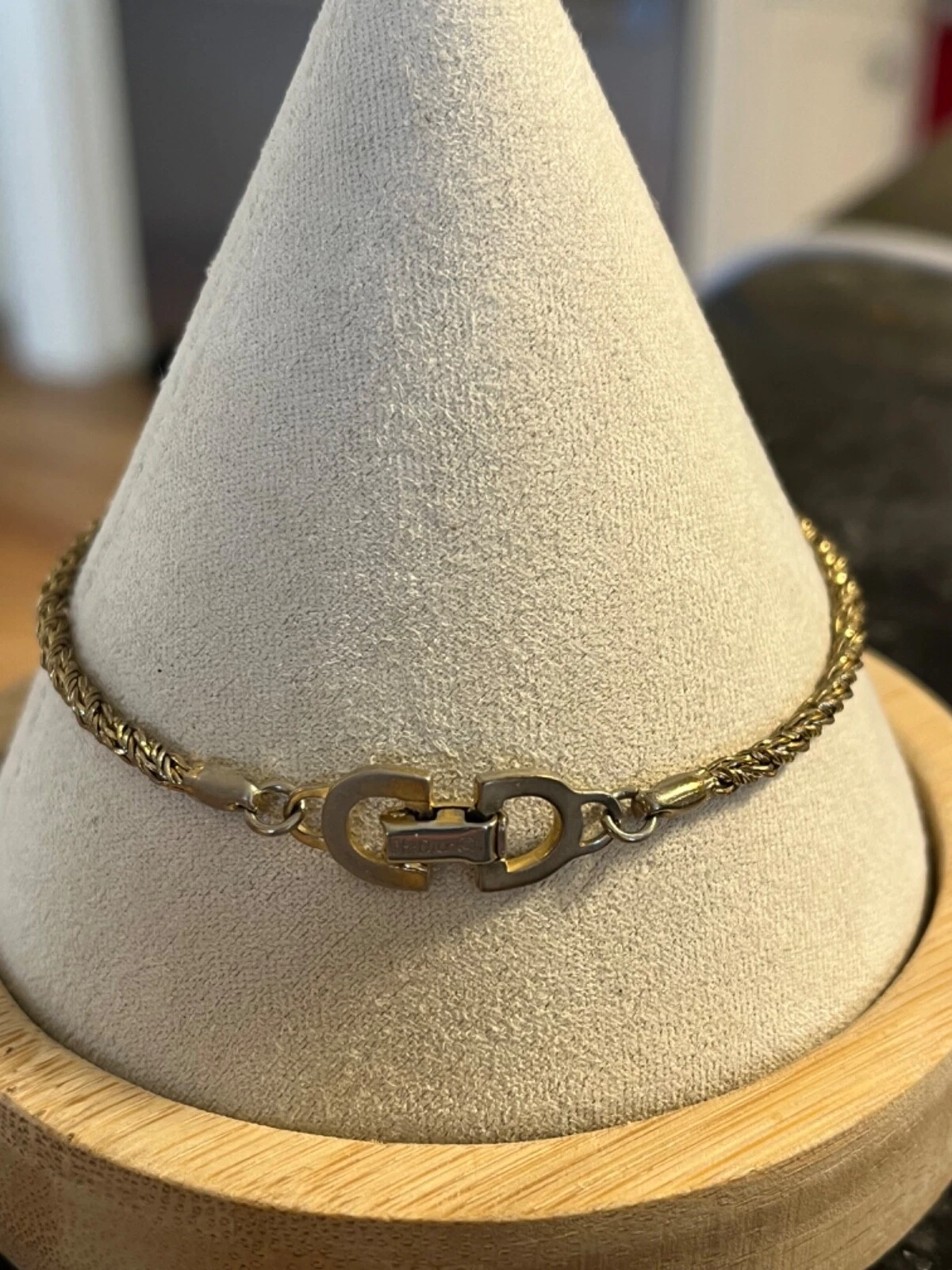 Rare bracelet maillon chaîne Christian Dior 1970 doré avec mors de cheval et fermoir de porte