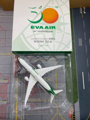 1:200 32CM Hogan EVA AIR 30th BOEING 787-9 Airplane ABS Plastic ...