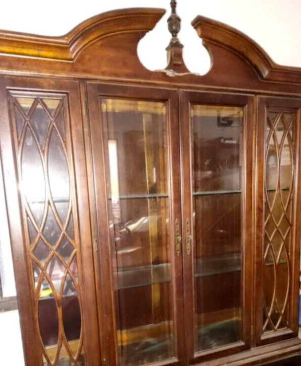 Antigua cabaña de cereza americana/gabinete de porcelana/estilo federal Foto 2 de 3