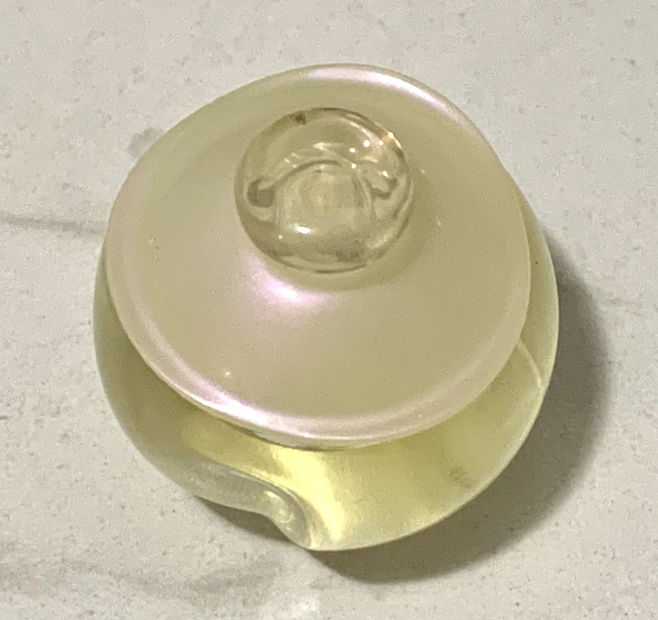 Женская туалетная вода NOA от CACHAREL мини-сплэш 0,25 унции, 7 мл (#b6) - Изображение 2 из 4