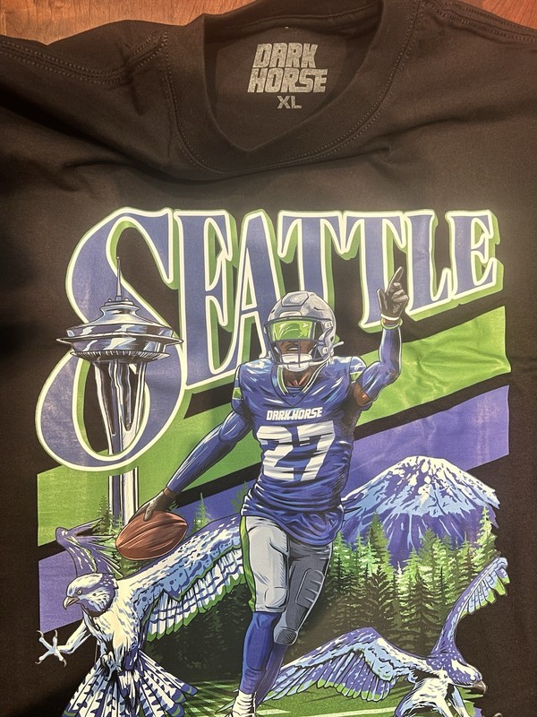 XL Dark Horse brand Seattle Seahawks T-shirt featuring Tariq Woolen