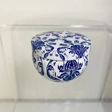 RARE Soy Candle LAVENDER Scent Mini 2.5 oz Blue And White Tin Floral Chinoiserie