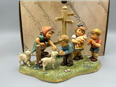 2016 Erstausgabe The Dandbury Mint M.J. Hummel Farmyard Fütterungsfigur