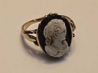 Antique 10k Yellow Gold Cameo Ring