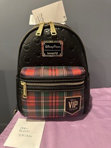 louis vuitton backpack ladies Monogram Canvas Montsouris mm Color:Red/ Saddle Brown JanSport Cross Town Plus swatch_DARK RED Shiny and supple
