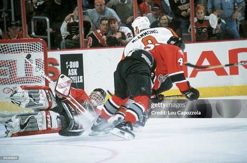 DOMINIK HASEK SIGNED 2001 KOHO BUFFALO SABRES RED THIRD JERSEY BECKETT COA MED - Picture 6 of 6