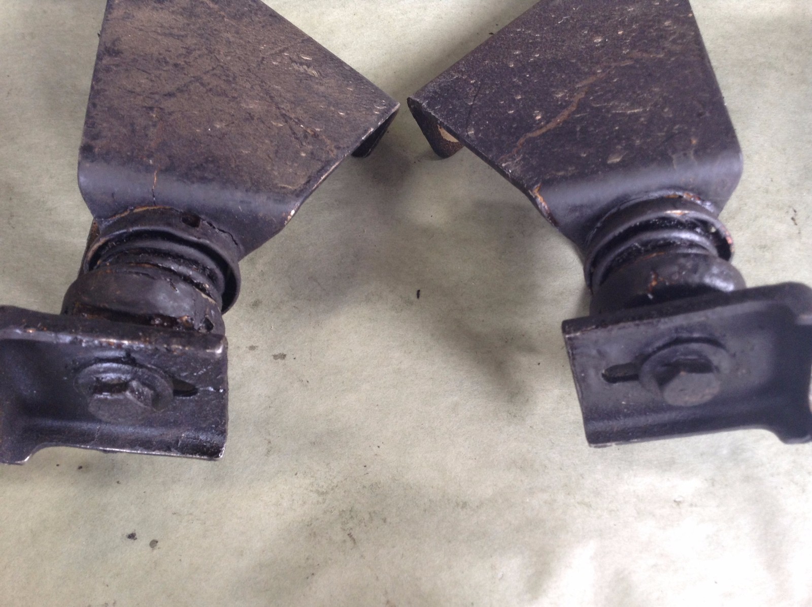 81 - 91 ROLLS ROYCE SILVER SPUR EXHAUST HANGER BUNDLE