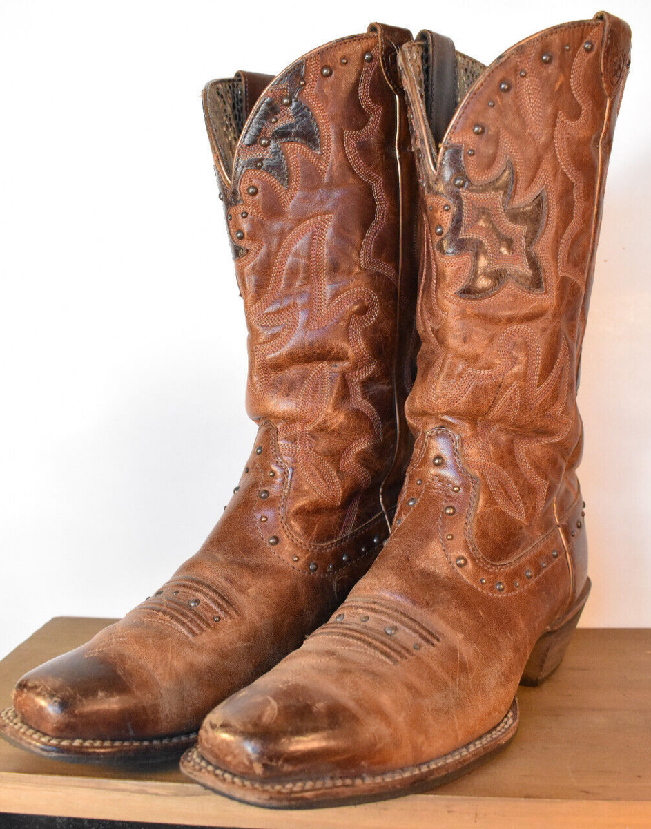 Women's B Ariat Runaway Brown Leather Studded Snip Toe Cowgirl