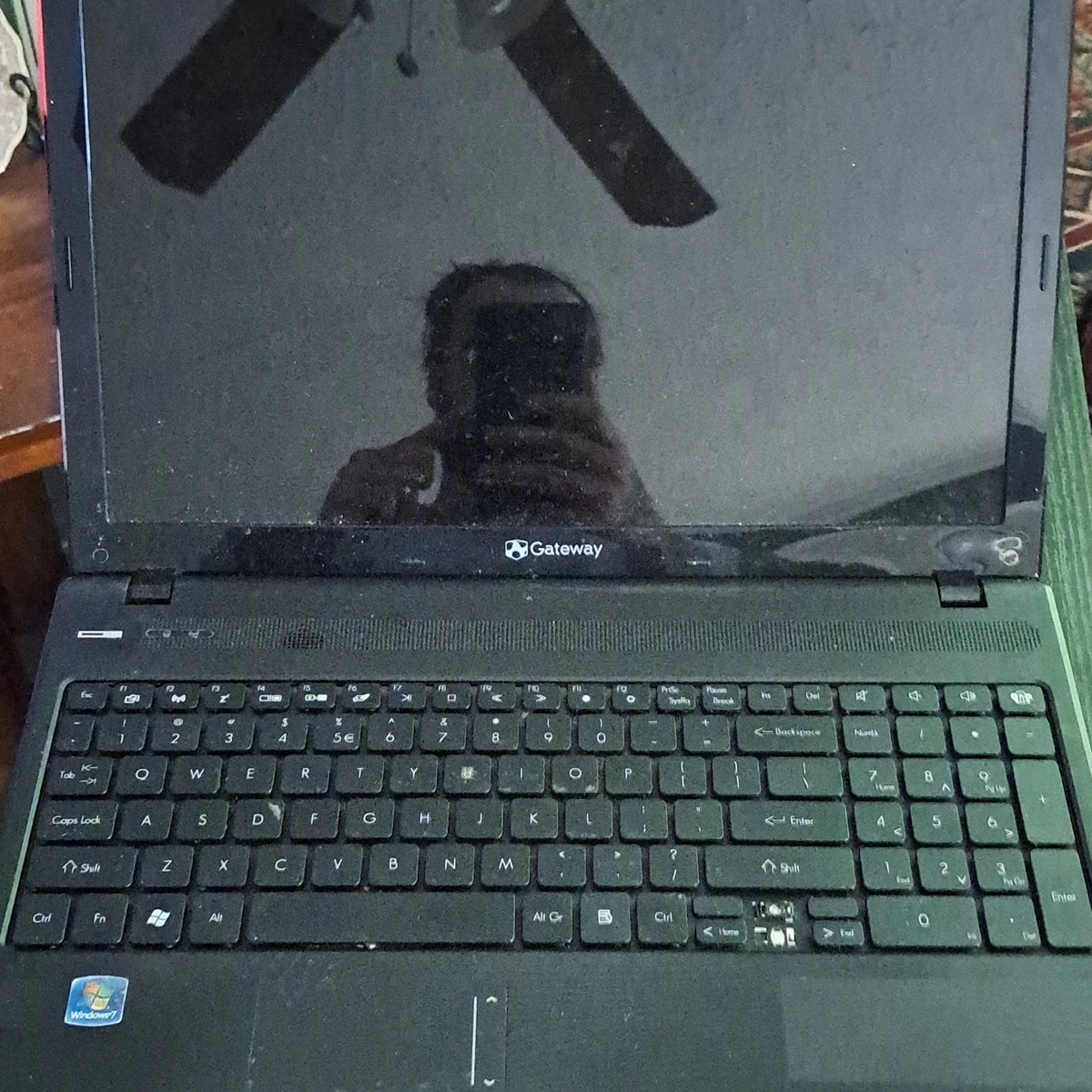 Gateway Windows XP PC Laptops & Netbooks 14-14.9 in Screen for