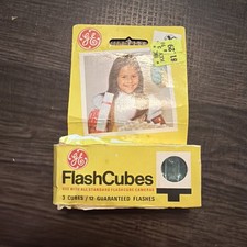 General Electric Vintage Box of Flashcubes 2 Cubes 6 Flashes. Original Packaging