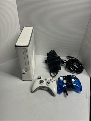 Xbox 360 Slim White Console 320GB  w/ Wireless Controller AC Adapter Cables