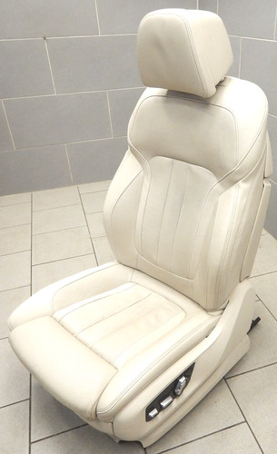 BMW G31 / 5 Kombi / SITZ Fahrersitz / vorne links / Leder Beige / 723777 (CA102)