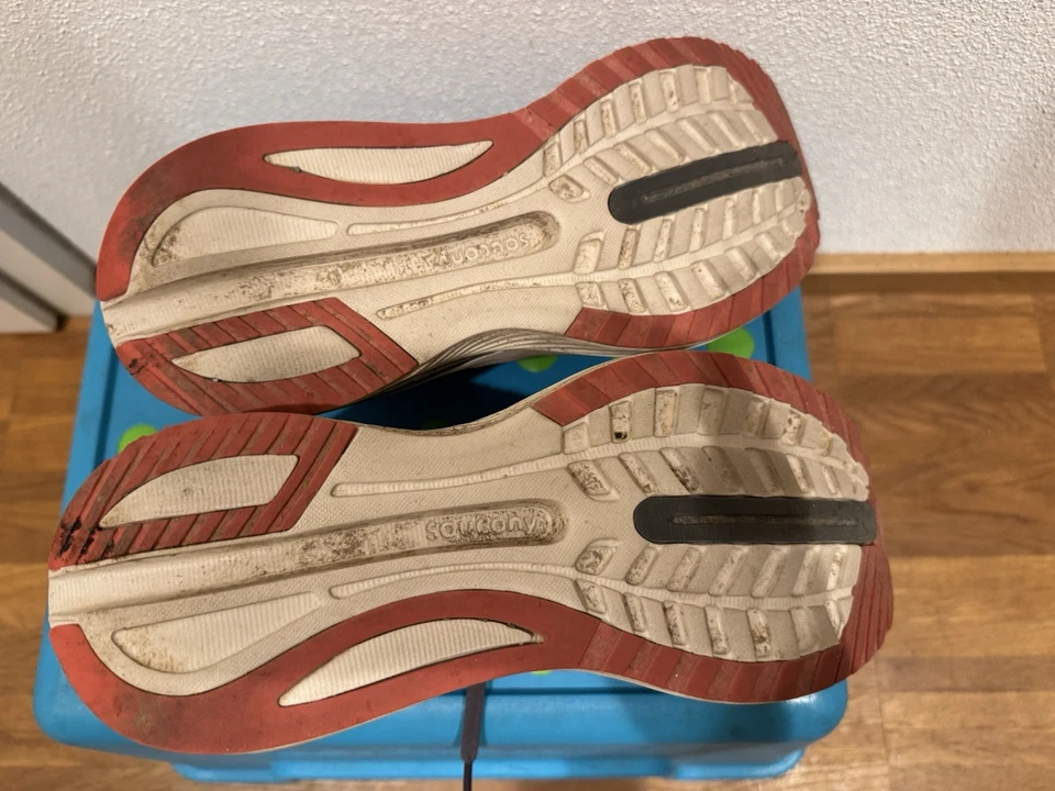 Neuwertige Saucony Endorphin Shift 3 Laufschuhe Größe 39 - Bild 2 von 3
