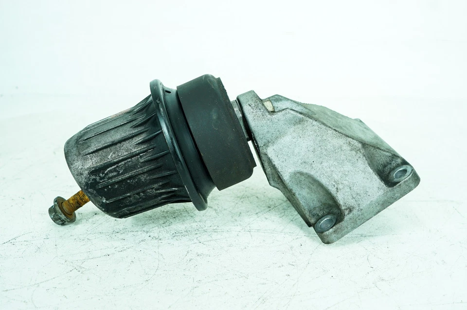 06-08 Soporte de montaje del motor pasajero derecho Lexus IS250 IS350 OEM 12361-3120 1042 Foto 2 de 4