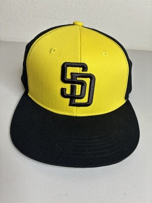 Hufflepuff Harry Potter Padres Hat Limited Edition New Era Harry Potter Hufflepuff House Crest 59Fifty Fitted  main image 4