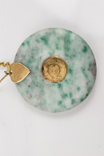 19" Gold Chain with Pearl & 38mm Chang Hi Jade Disc Pendant w/ Black Onyx Center - Picture 10 of 14