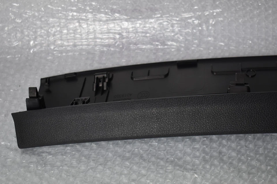 2019–2025 AUDI Q3 ЗАДНИЙ ПОДЪЕМНЫЙ БОРТ ЗАДНЯЯ ДВЕРЬ ВЕРХНЯЯ НАКЛАДКА ПАНЕЛЬ OEM 83A867606 - Изображение 4 из 4