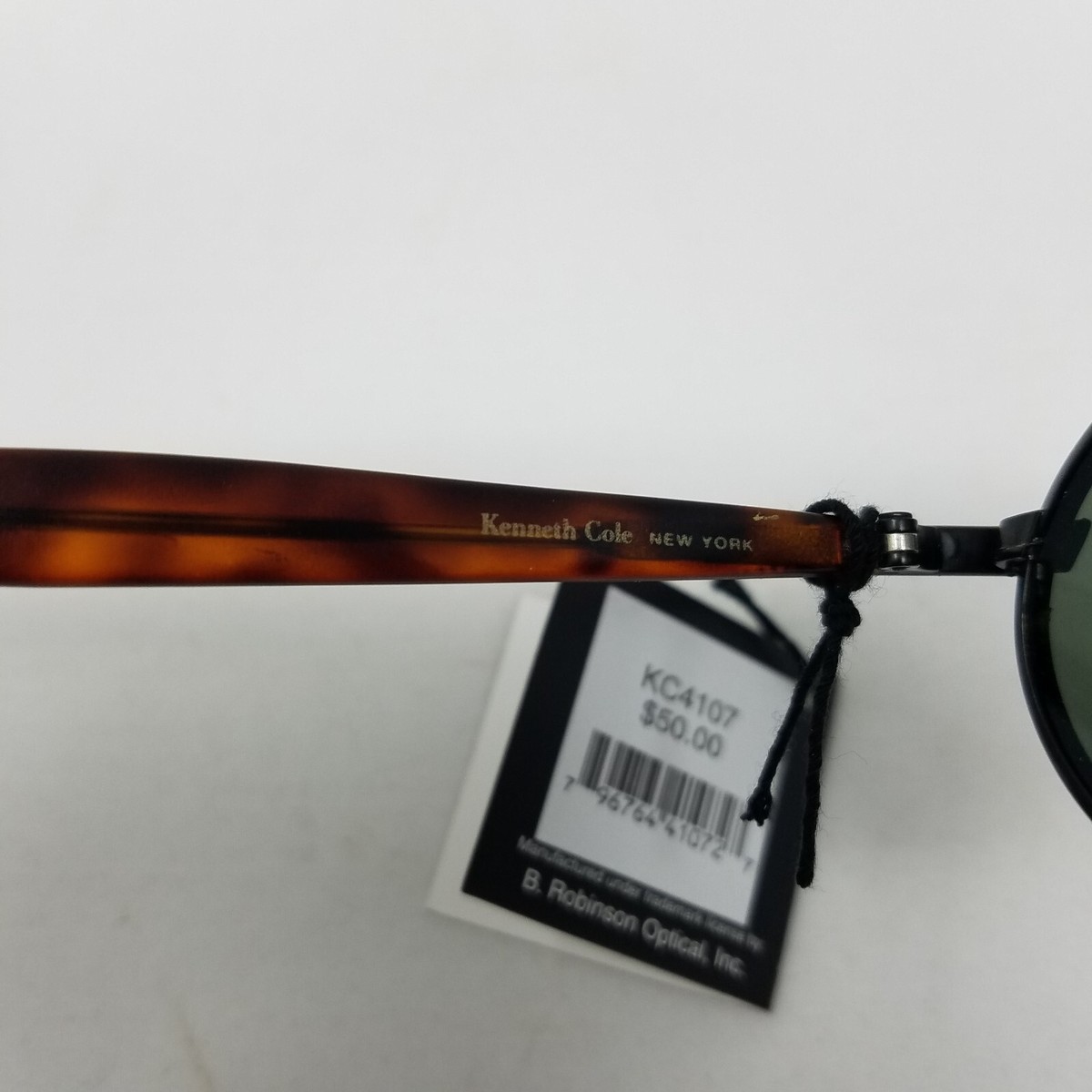 Vintage Kenneth Cole KC4107 GLD Sunglasses UV Protection  display picture 2