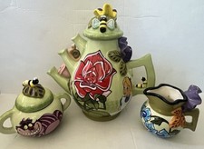 Disneyland Fanciful Alice In Wonderland TeaPot Creamer & Sugar Set