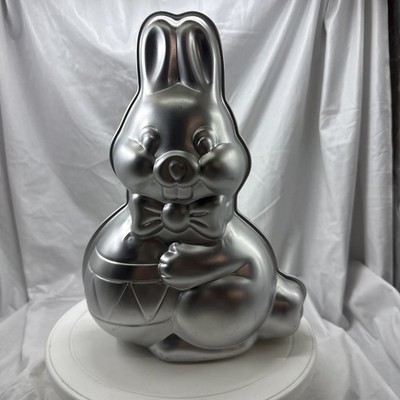 Easter Bunny Rabbit Baking Cake Pan 3D Mold Wilton 1984 #502-3452 Spring Animal