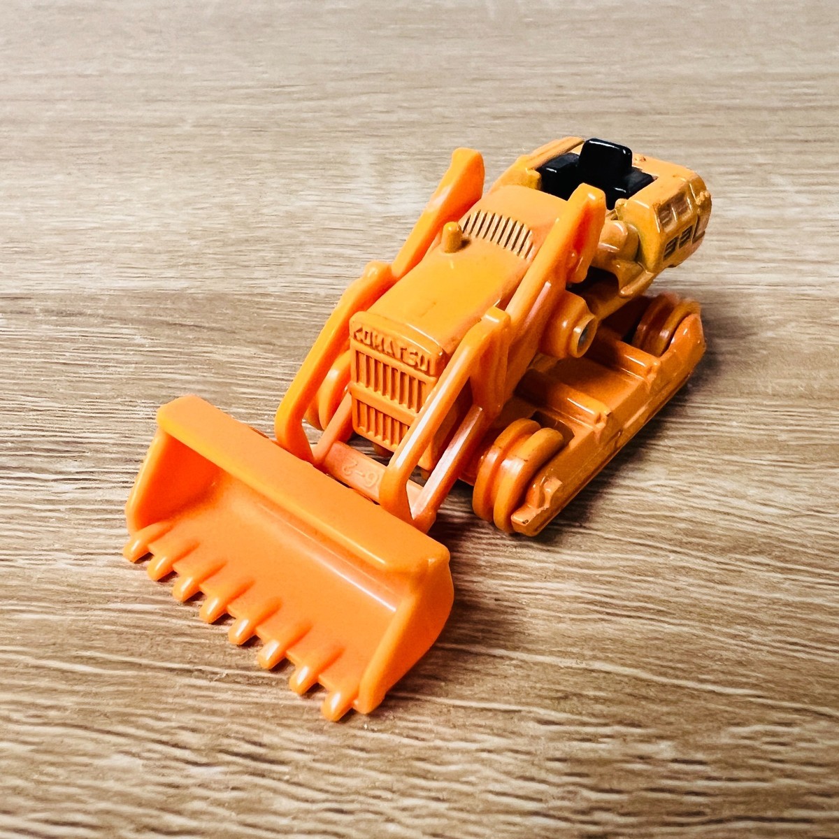 Tomica No 106 Komatsu D65S Dozer Shovel Orange Made in Japan 1978