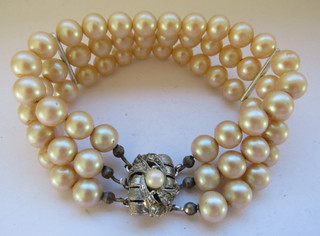 Art Deco 3 Strang Perlenarmband Perlen Armband mit schönem Verschluss sehr edel