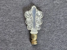 Vintage Aladdin OPALIQUE SCROLL Lamp Finial Collectible