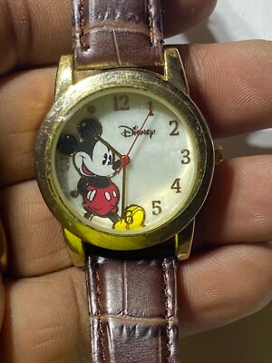 Vintage Ladies Brown Band Disney Accutime Mickey Mouse MK1320 Analog Watch