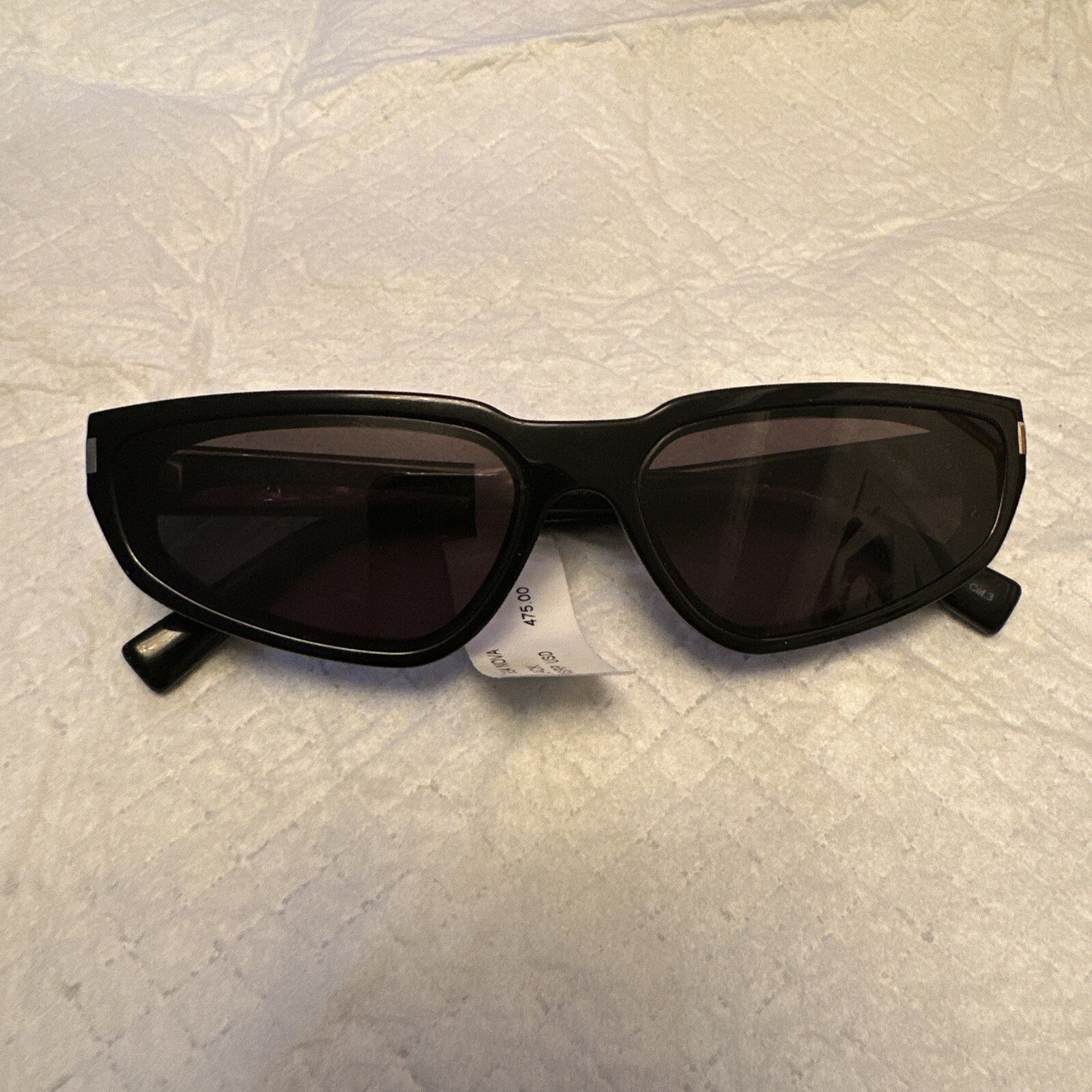 Occhiali da sole Saint Laurent Cat Eye SL 634 NOVA 001 montatura nera lenti nere