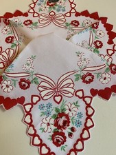 Gorgeous New Valentine Hearts Hankie Handkerchief - Deeply Scalloped Hearts 