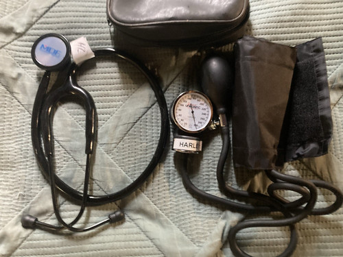 Blood Pressure Testing Kit w/ Black Cuff & Stethoscope