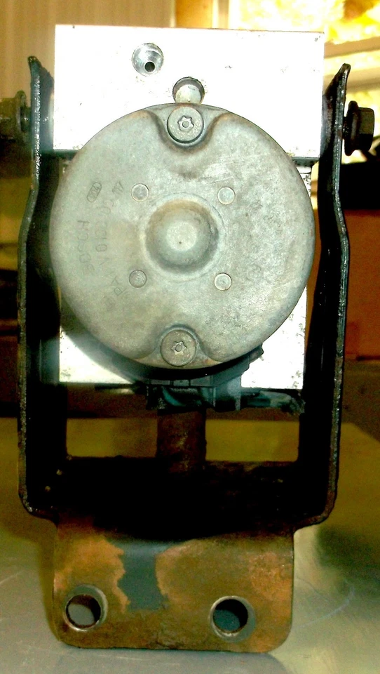 2005-2006 FORD PICKUP F150 LINCOLN MARK LT 4X4 ABS PUMP AND MOTOR - Image 3 of 4