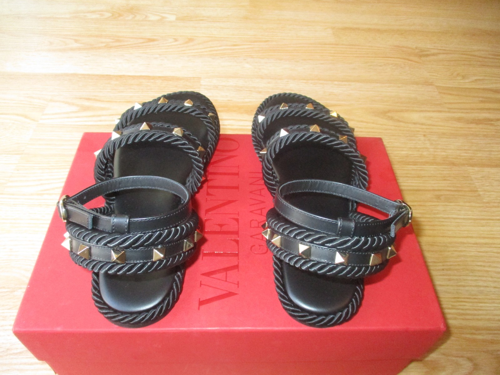 $850 Valentino Garavani Rockstud Leather Torchon Rope Trim Sandals 37 US 7 NIB thumbnail 11