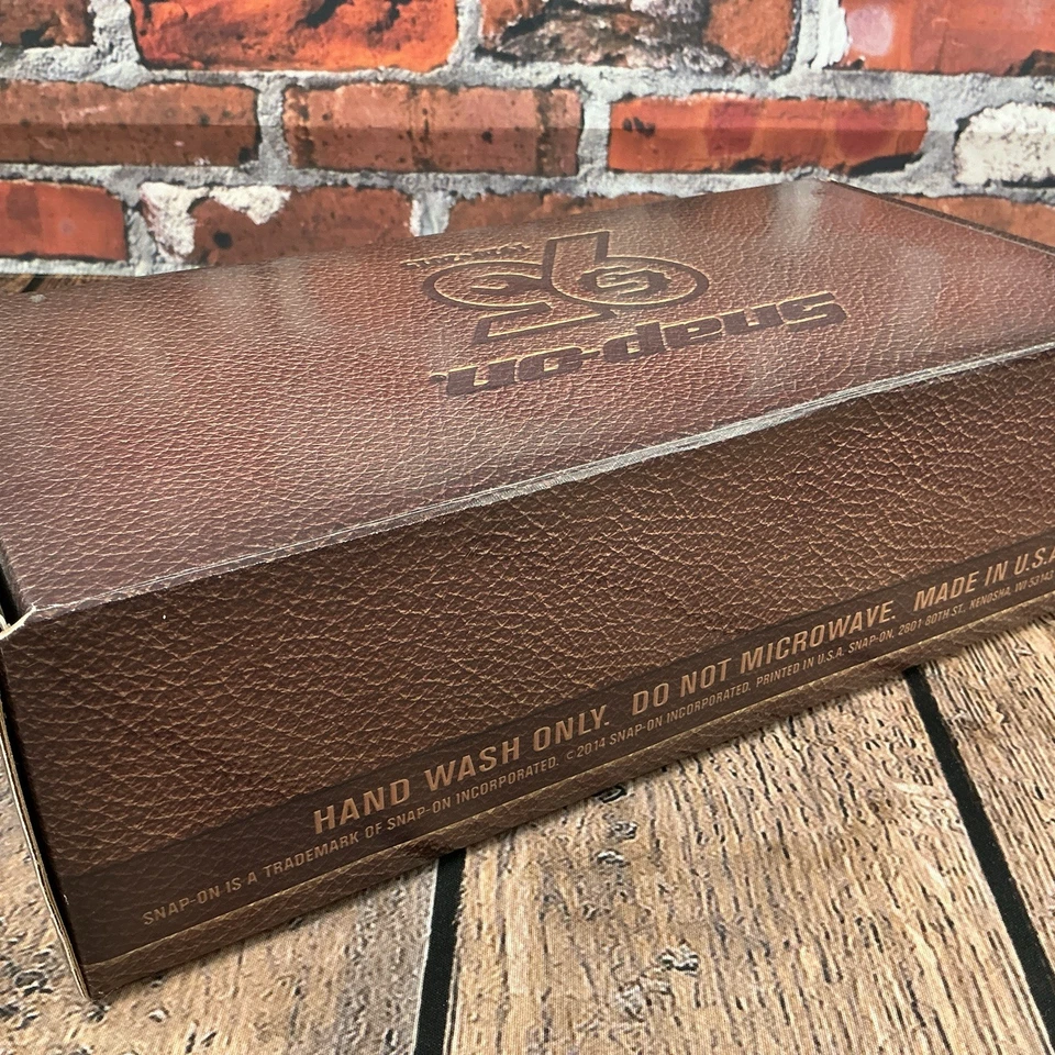 New Snap On 95th Anniversary Flankard Mug Set. NEW Man Cave Shop Beer Mug - Imagem 4 de 4