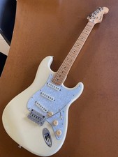 Squier Deluxe Stratocaster