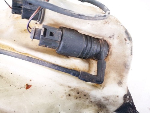 Waschwasserpumpe, Scheibenreinigung  Volkswagen Passat DE1183458-69