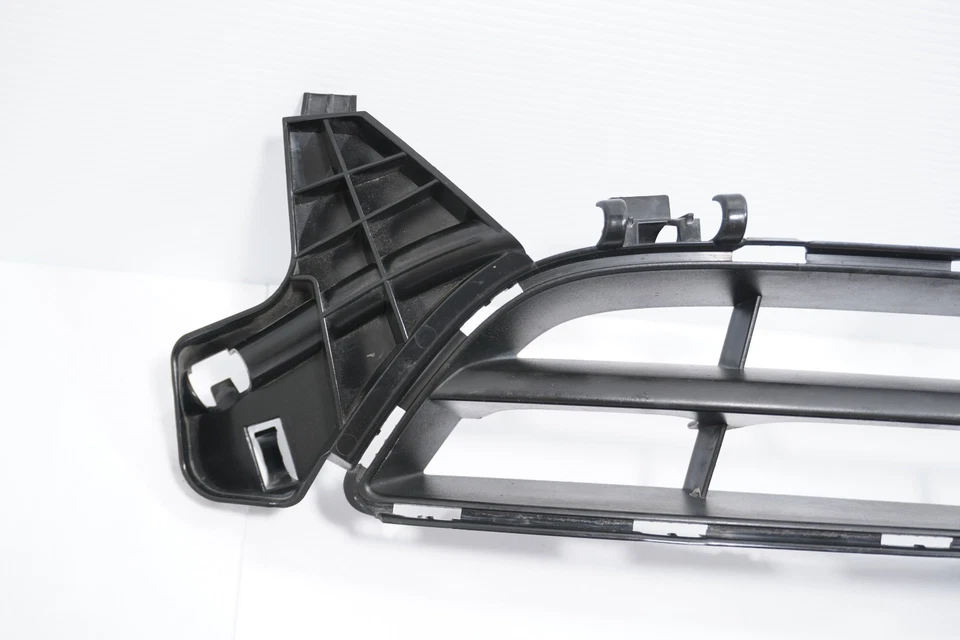 Parachoques delantero SAAB 9-5 NG 2011 no aerodinámico parrilla inferior Foto 2 de 4